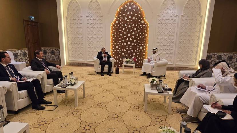 Son Excellence M. Lotfi Boujemaa, ministre de la Justice et garde des Sceaux, rencontre son homologue qatari lors du Forum juridique de Doha 2026