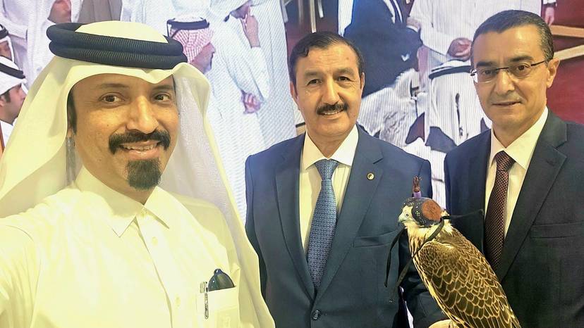 السفير صالح عطية يشارك في افتتاح المعرض الدولي للصيد والصقور سهيل